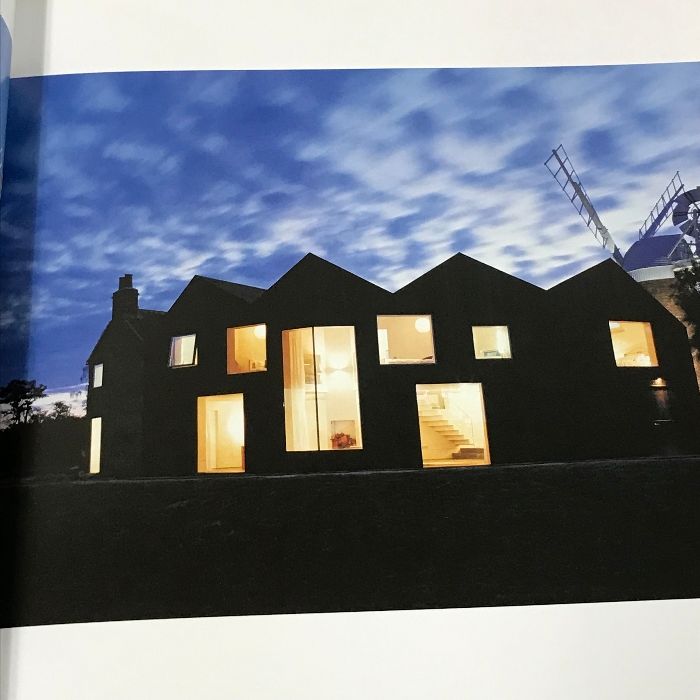 洋書 The New Old House: Historic Modern Architecture Combined 