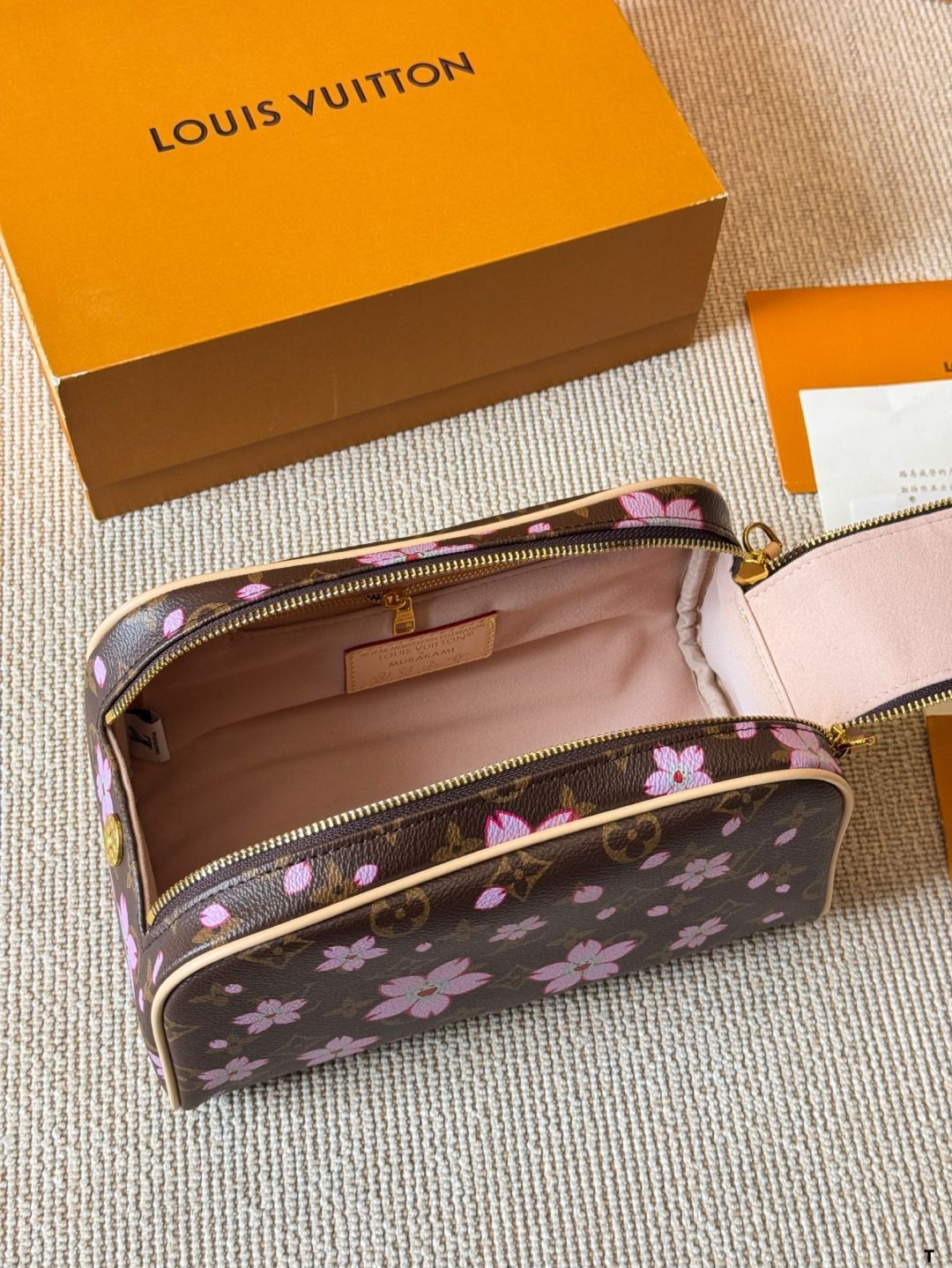 LV Hand