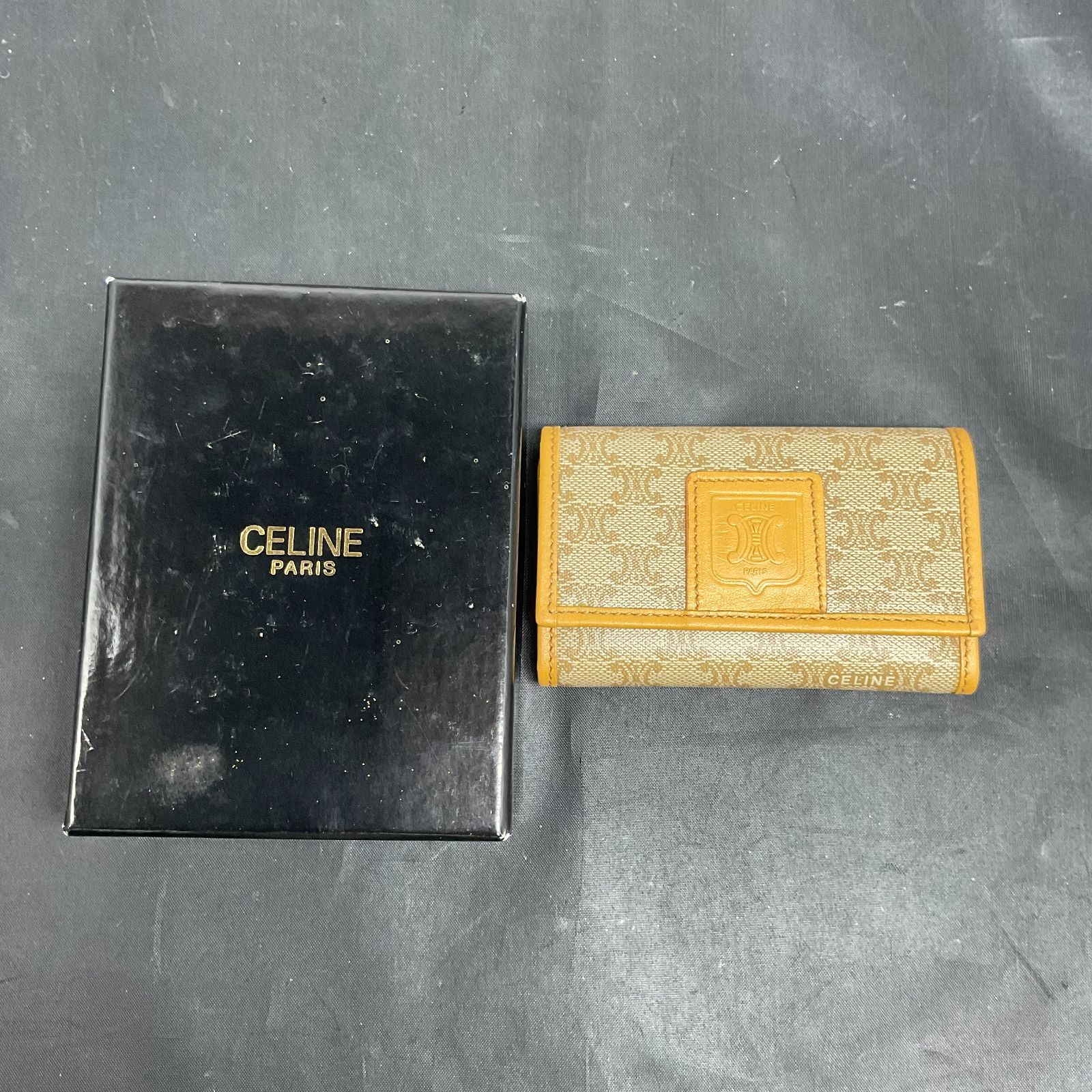 セリーヌ マカダム キーケース M14 ベージュ B25101226