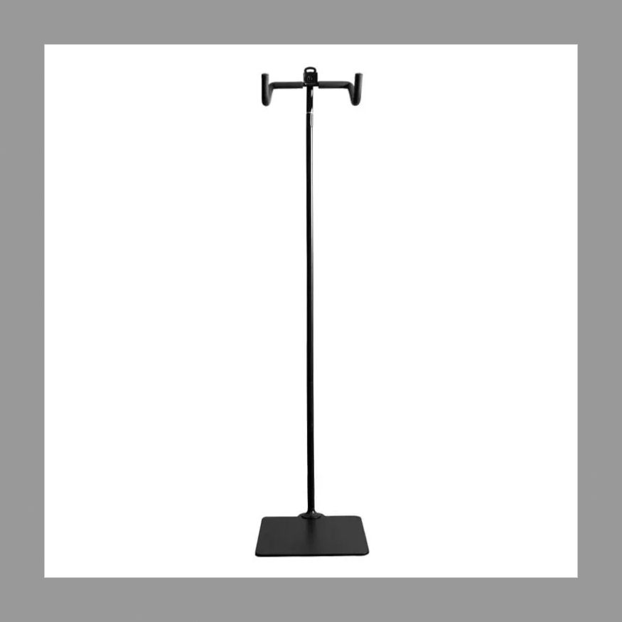 折りたたみ自転車用の駐車台は簡単で取り付けやすく しっかりしています