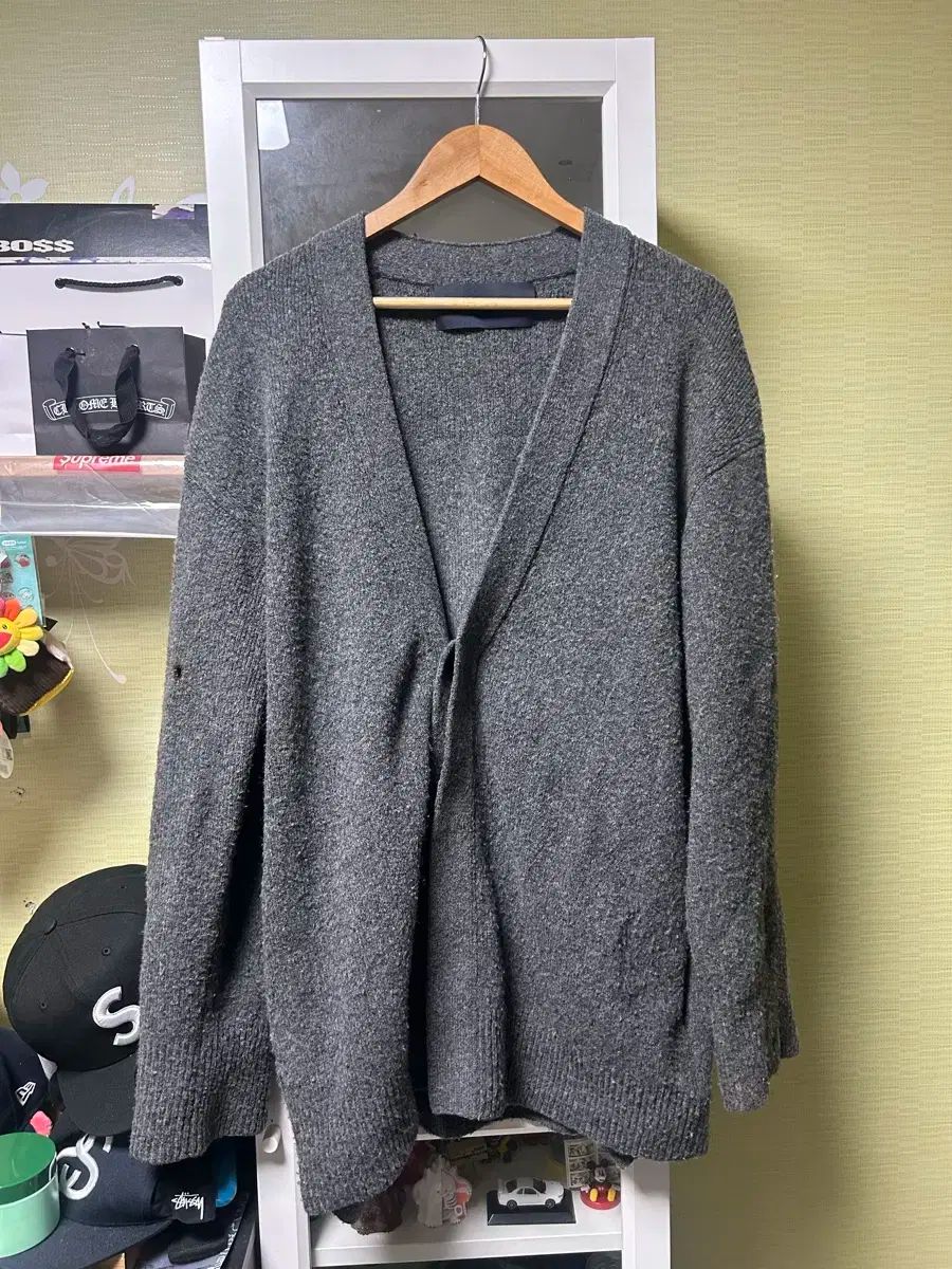 L ジュンジ hedn ボタン チャコール カーディガン