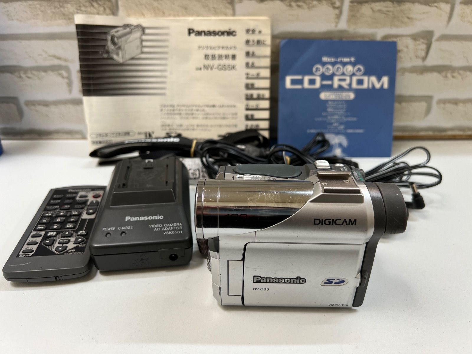 O6-12】◇ Panasonic / パナソニック デジタルビデオカメラ NV-GS5