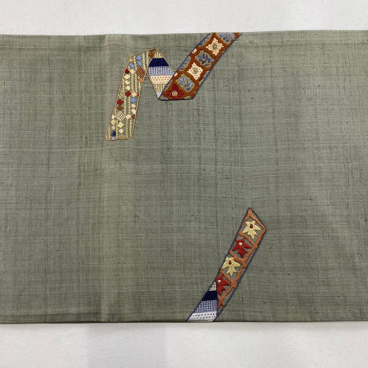 袋帯 秀品 草花 道長取り 螺鈿箔 灰緑 お太鼓柄 正絹 【中古】 袋帯 秀