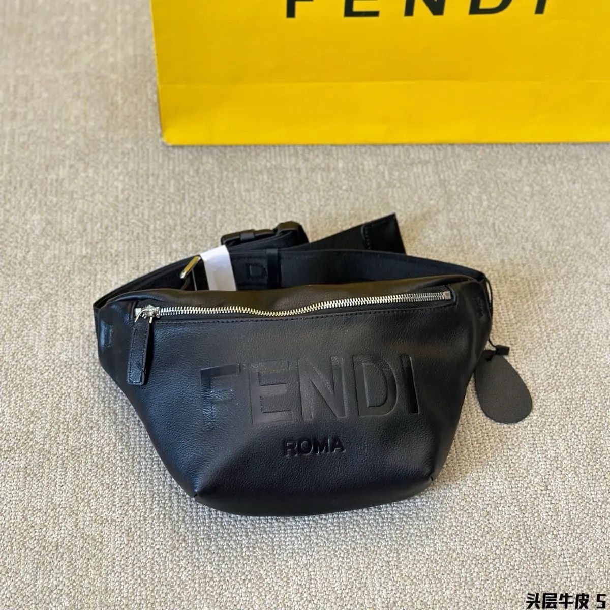 新品未使用 箱付 FENDI ノベルティトートバッグ 専用ページ