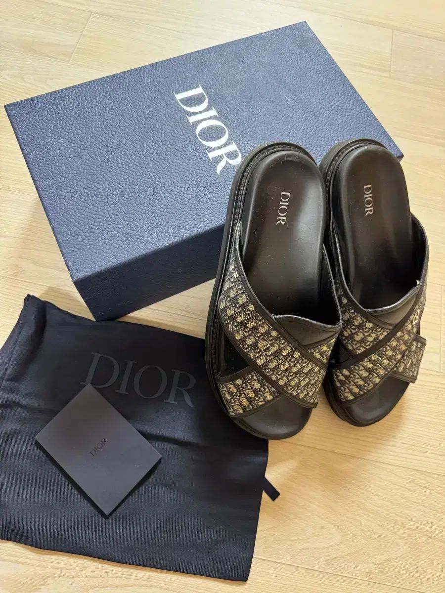 Dior ミュール サンダル Dior ミュール サンダル