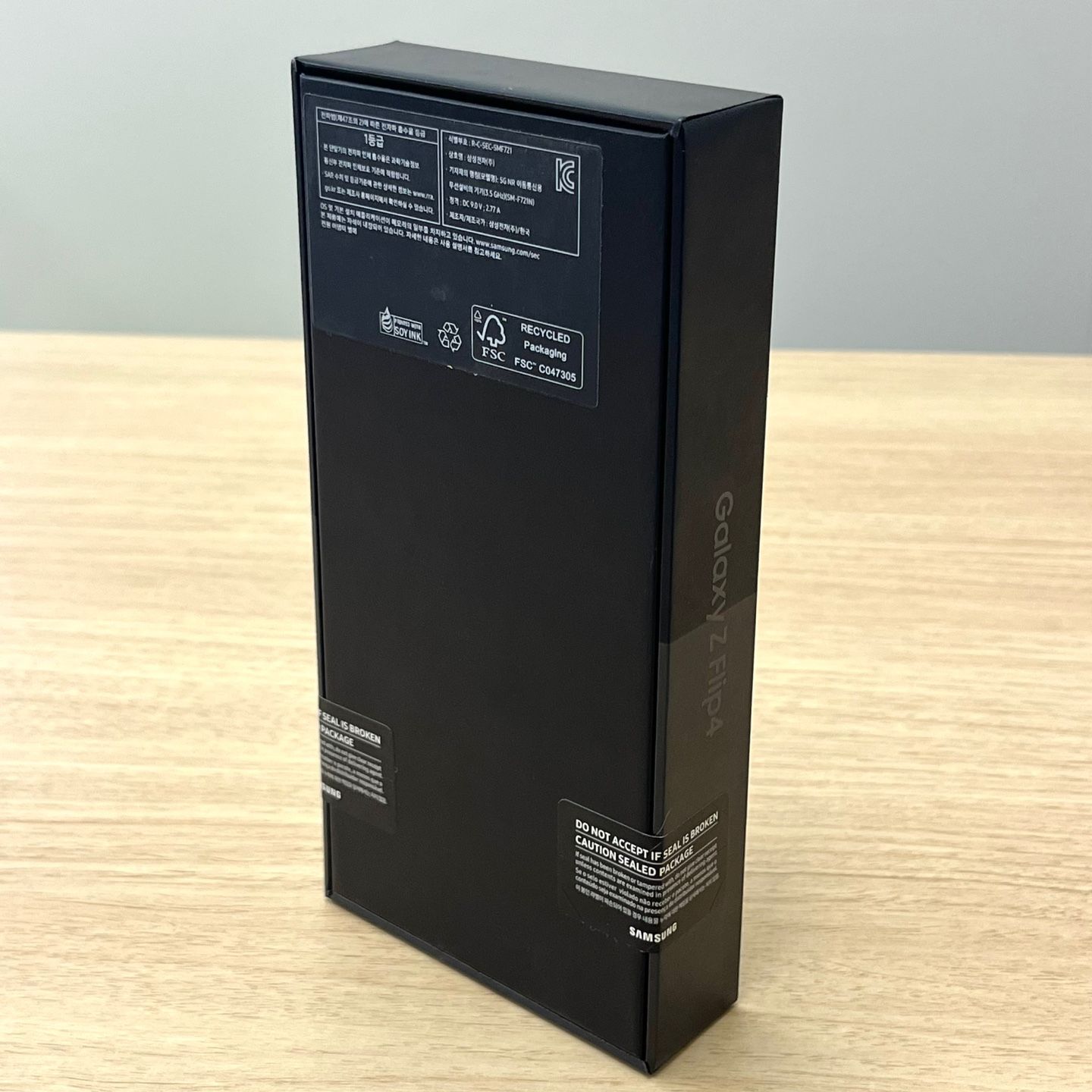 Galaxy Z Flip 4 5G 512GB グラファイト SIMフリー - メルカリ