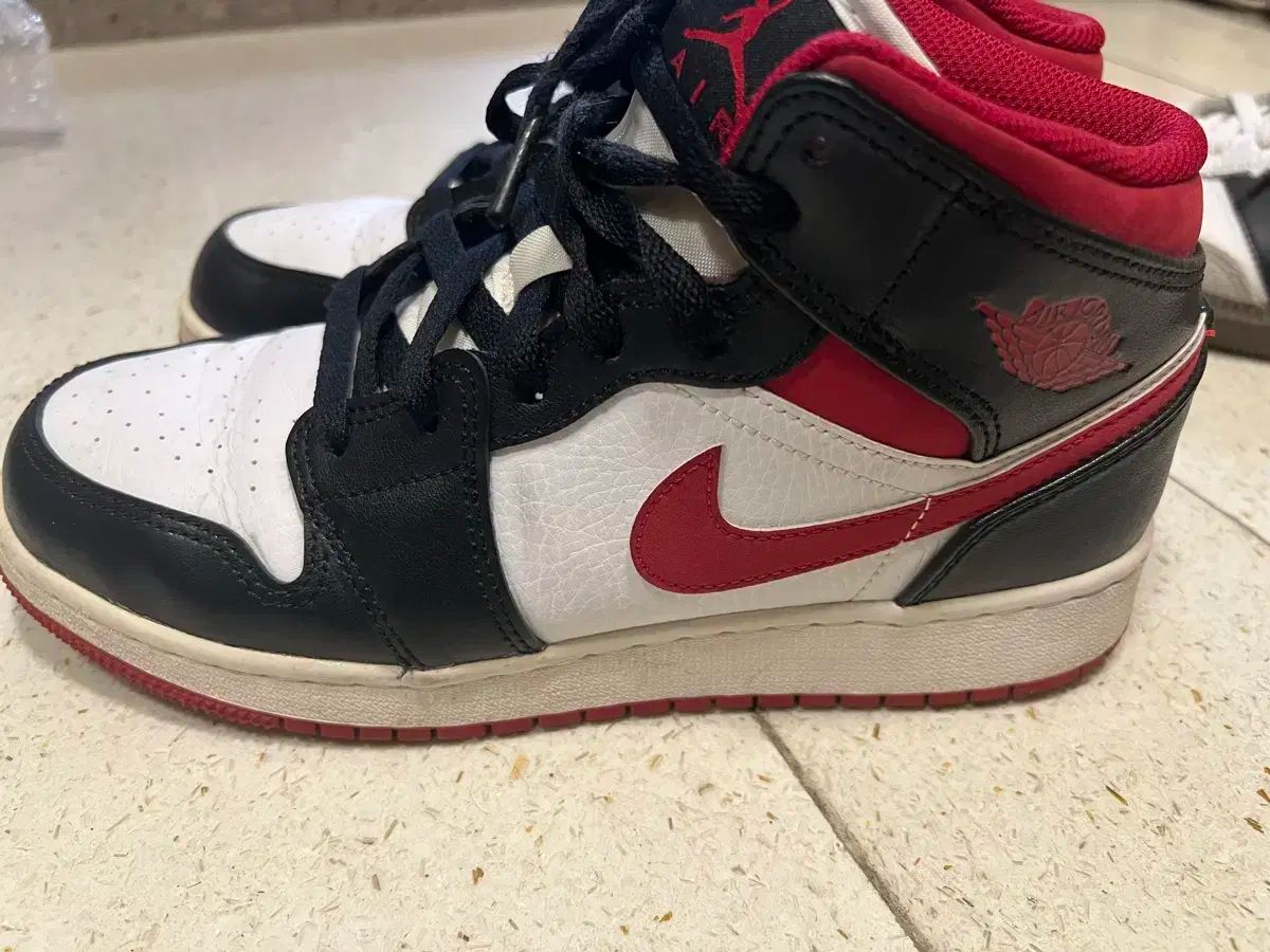 Gs ジョーダン ギムレッド ミッド 240