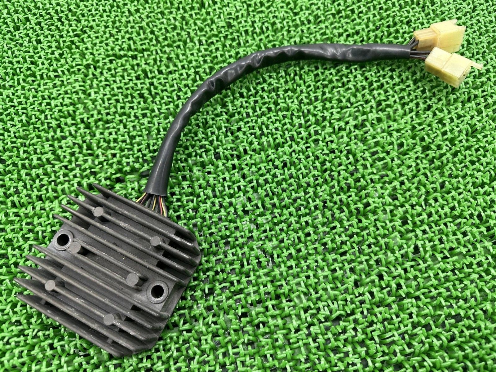 CB1300SF純正イグナイター電装レギュレーターSC40チェックしてどうぞ交換用に CB1300SF レギュレター ホンダ 純正 中古 バイク 部品 SC54 レクチ