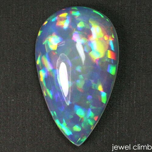 鑑別書付 ９ＣＴ 大粒に広がる幻想的な彩り スーダン産クリスタルオパール 宝石 ルース ９．３９ＣＴ