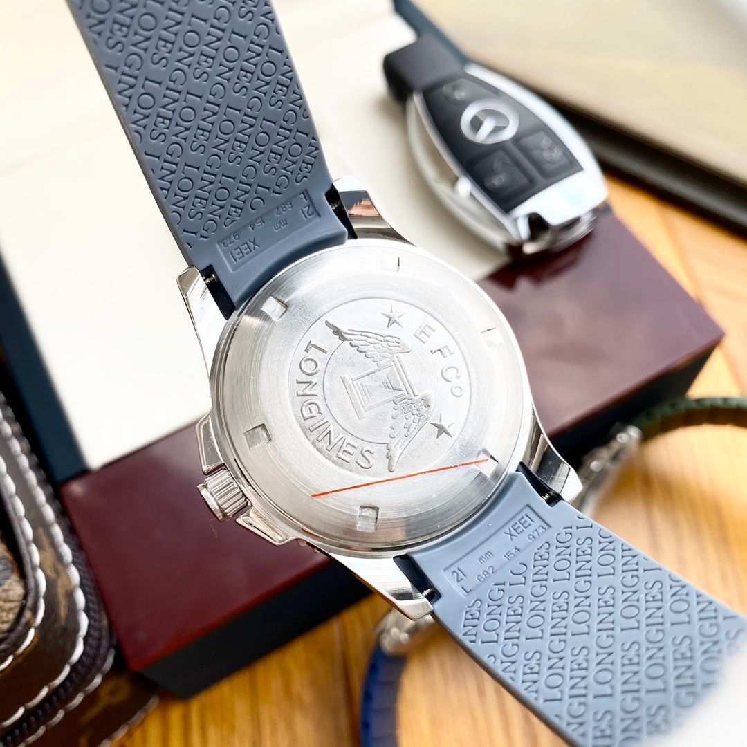 LONGINES