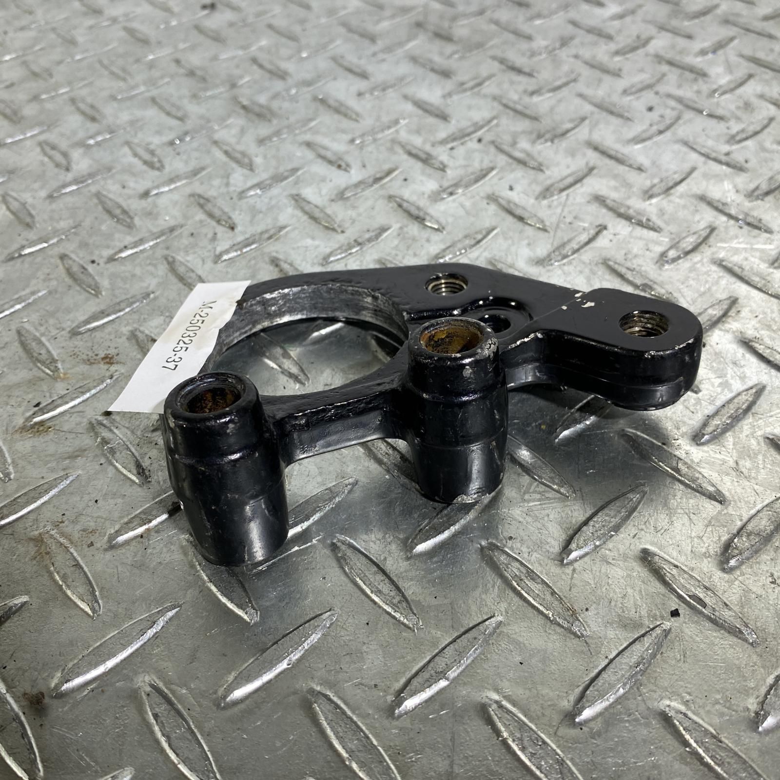 KAWASAKI Z1 フロントキャリパーサポート 左 カワサキ - メルカリ