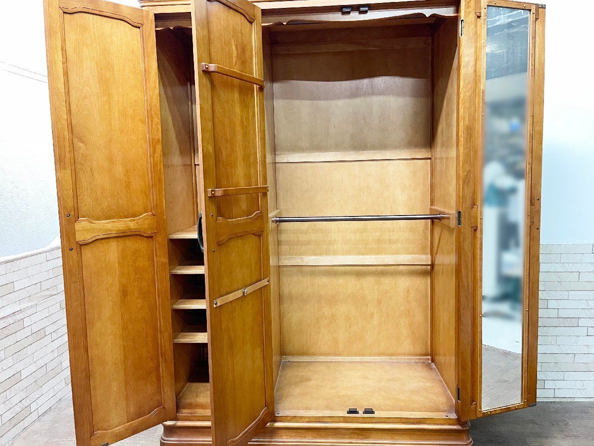 美品　横浜ダニエル 大型ワードローブ アンティーク家具　洋服箪タンス　２枚扉 横浜ダニエル 箪笥 洋服タンス 最高級 ワードローブ