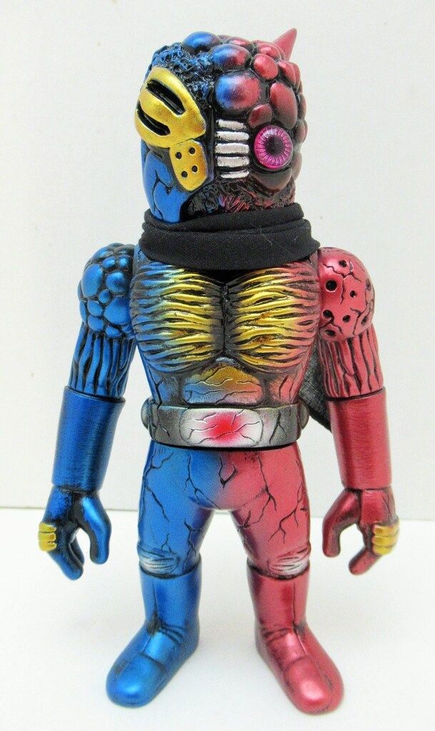 REALHEAD カオスマン1号 電光石火 黒成型/メタ赤/青/金/銀塗装/ピンク