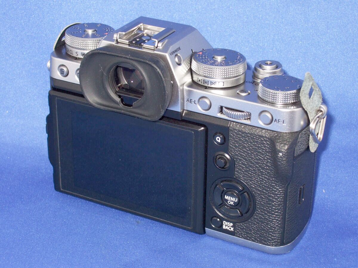フジフイルム X-T3 ボディ シルバー
