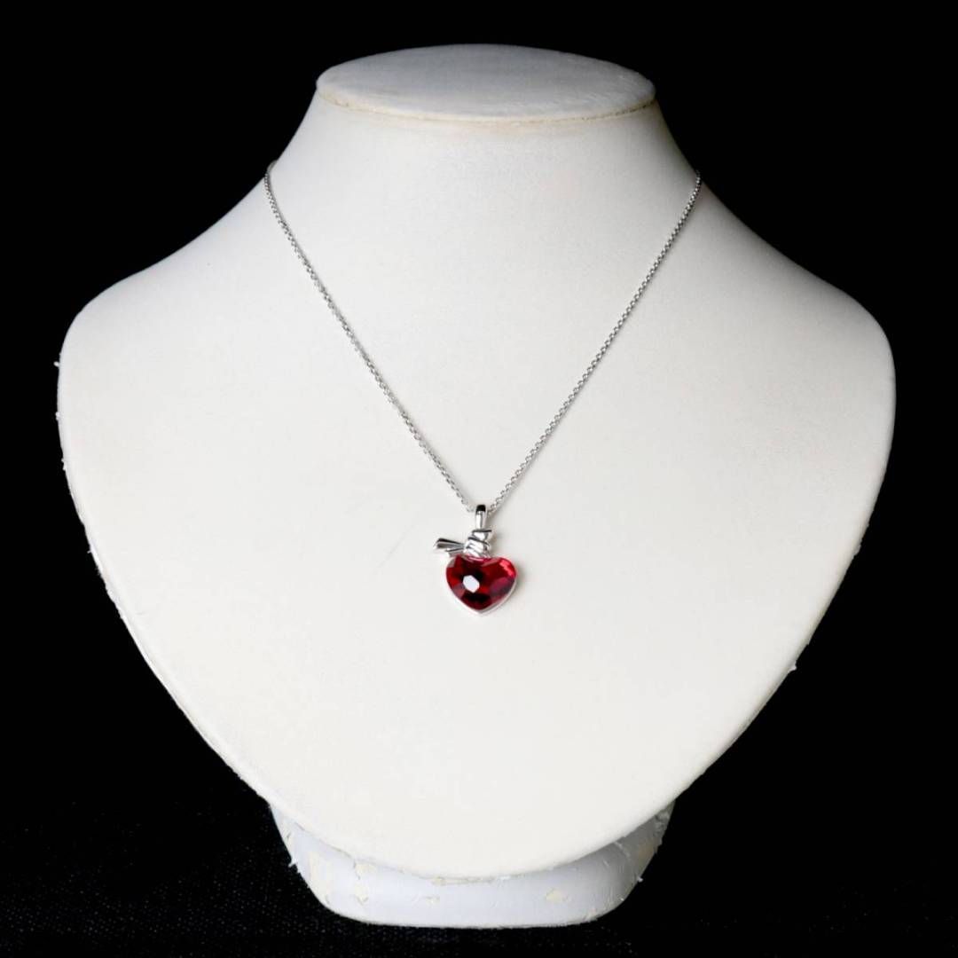 SWAROVSKI/スワロフスキー Ties of Love ペンダント ネックレス
