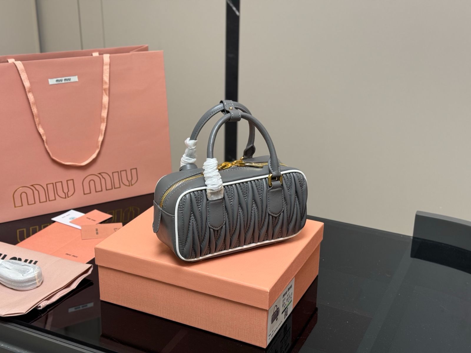 MIU MIU - ｻﾏｰｾｰﾙ開催中❗️プロフ確認❗️miumiu ボーリングバッグ  ダークブラウン 今日特価】Miu Miu Bowling Bag ミュウミュウ ボウリング バッグ