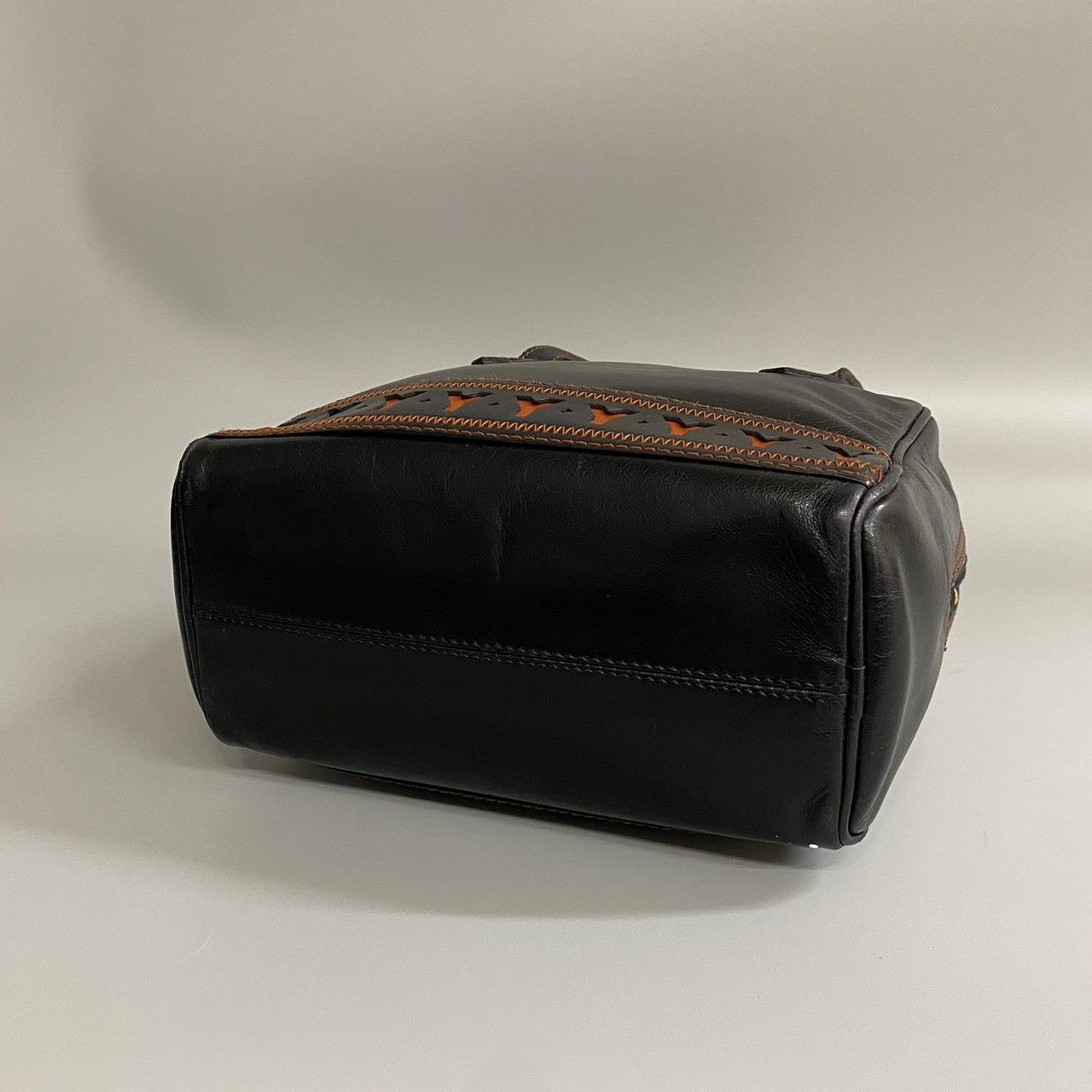 美品 YVES SAINT LAURENT イヴ・サンローラン ロゴ Yステッチ YSL 