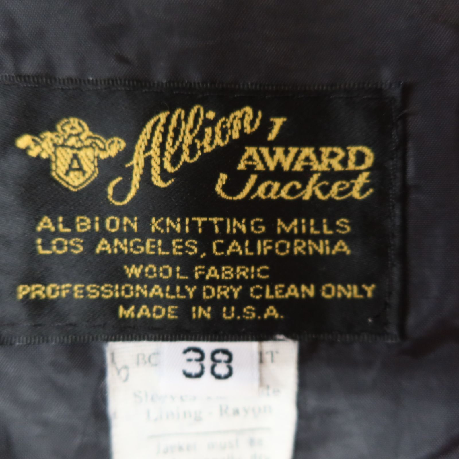 USA製 80s Allion スタジャン　38 牛レザー　アワードジャケット 80s USA製スタジャン XL 袖レザー えんじ色✕白 刺繍 ブルゾン - メルカリ