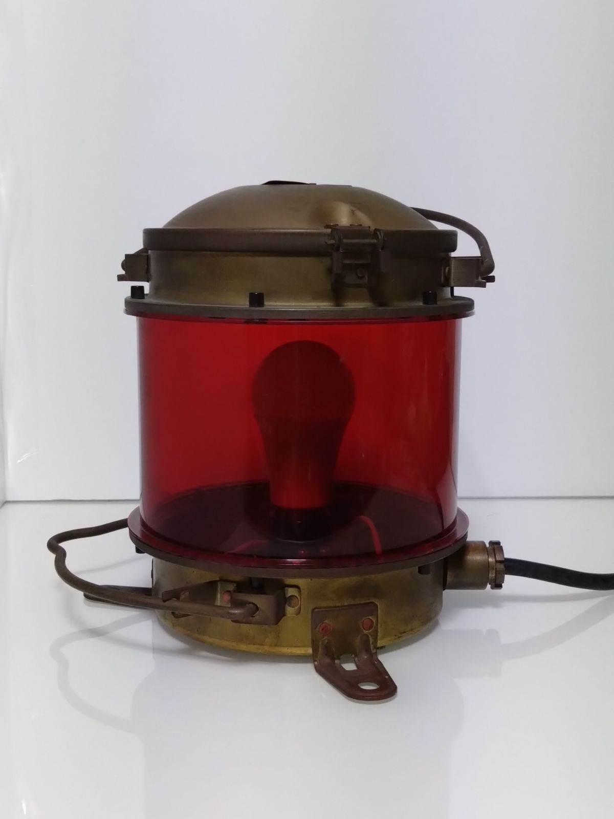 日船式P33号 船舶用赤色灯 型式承認品 1990年製 点灯 済 ヴィンテージ照明 工業系インテリア 赤色灯