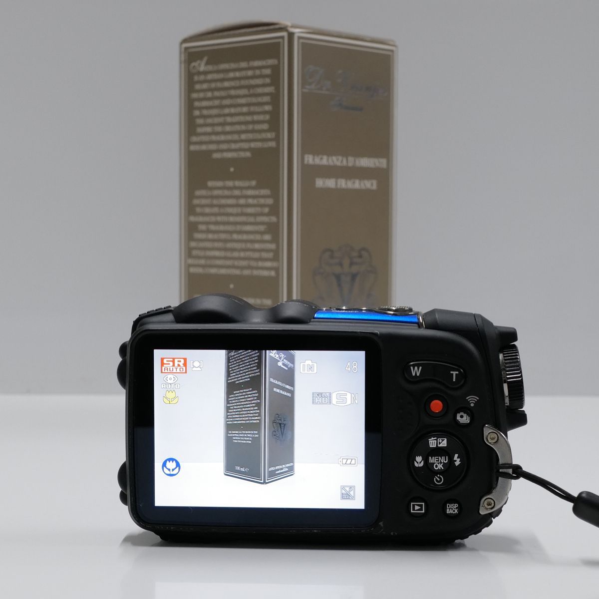FUJIFILM FinePix XP200 USED美品 タフカメラ 本体＋バッテリー 防水 