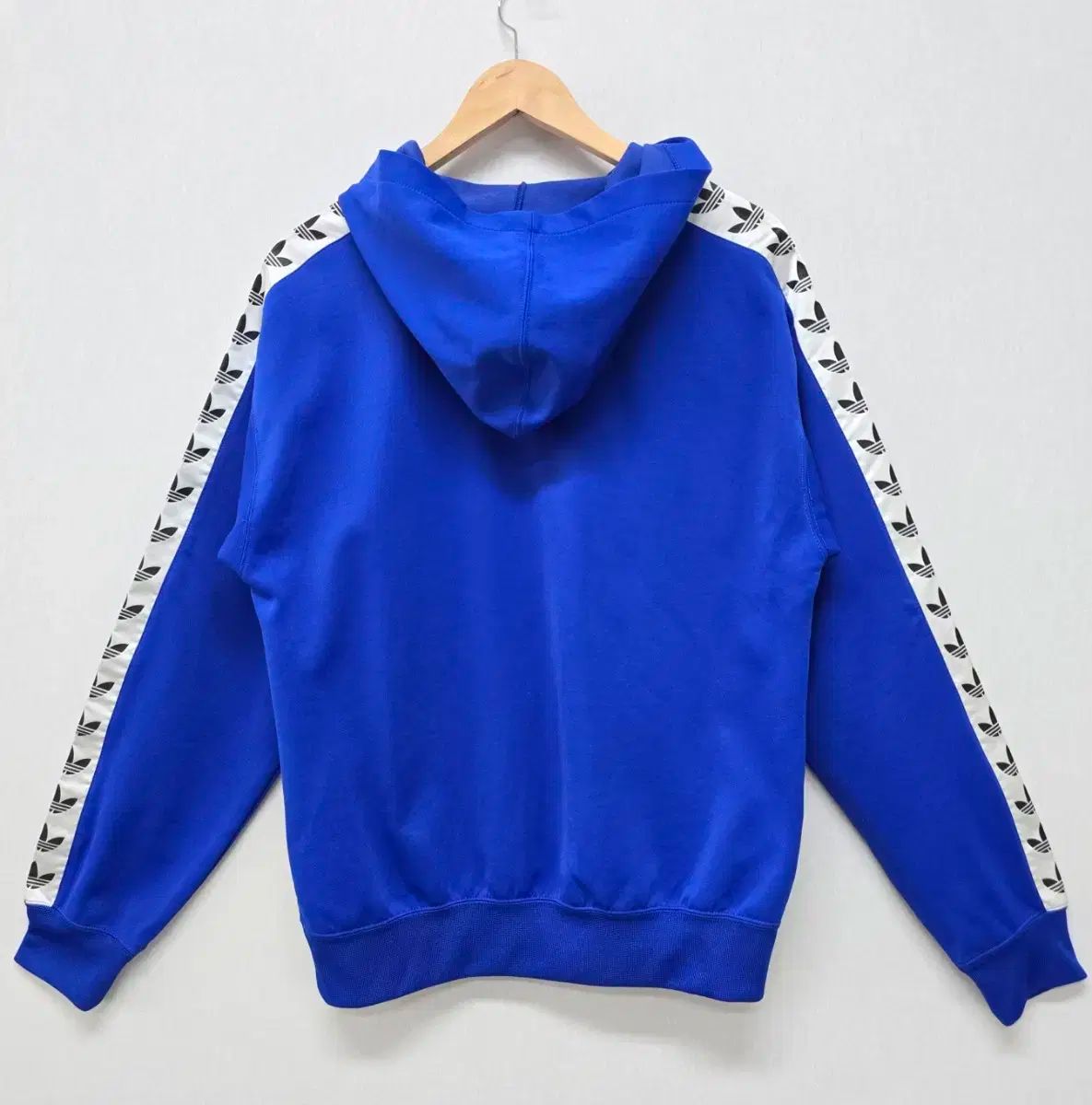 adidas Tape Adicolor TNT ジャケット - のみの通販 TNTテープロゴ