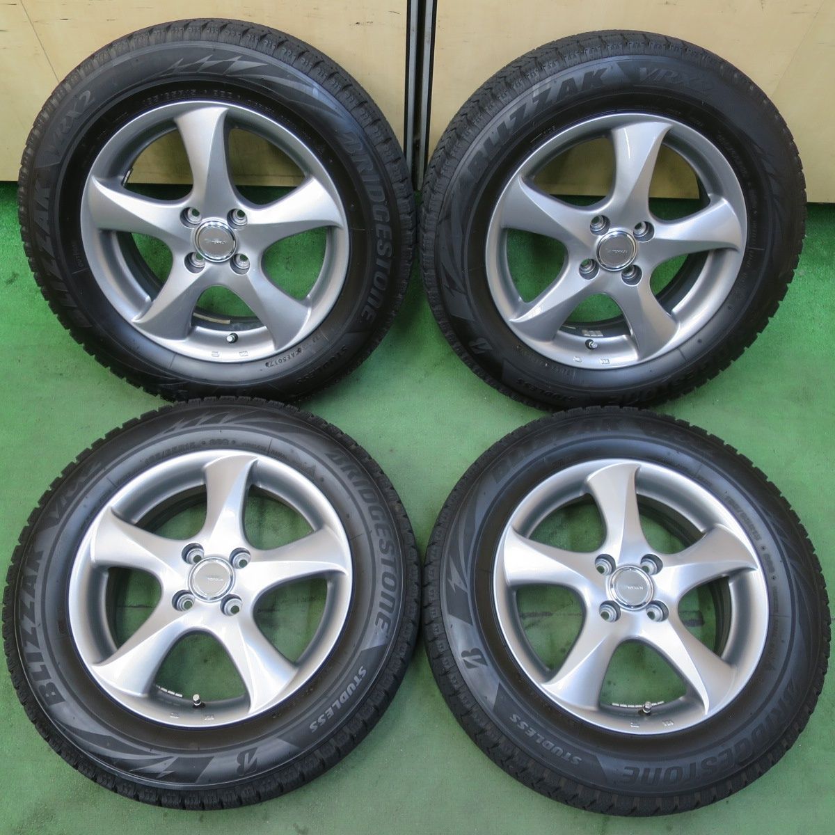 スタッドレスタイヤ 205/60R16 4本セッ スタットレスタイヤ・ホイール 4本