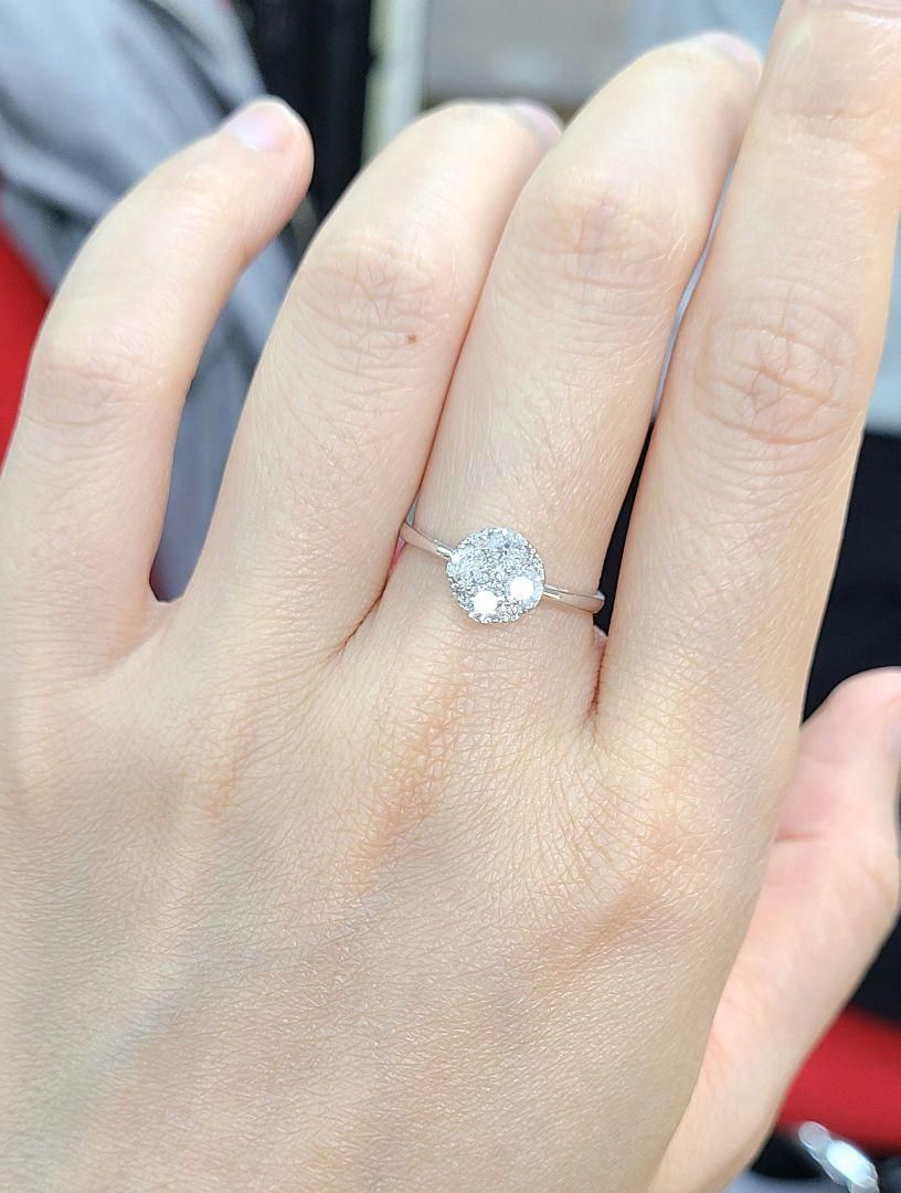 ギラギラ！まるで2ct！0.6ct ダイヤモンド K18 WG リング 鑑別書付 18  