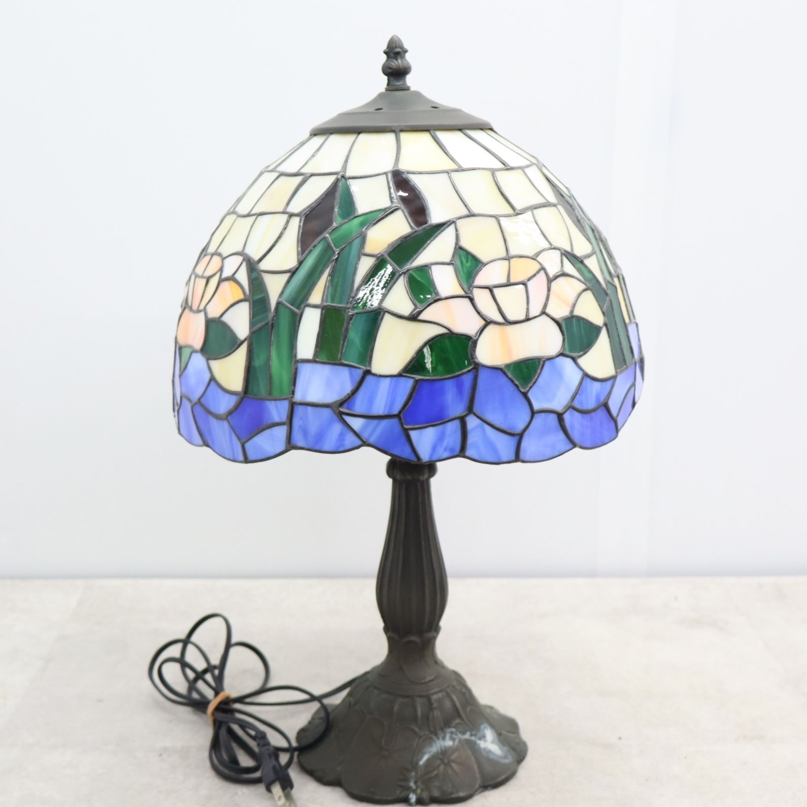 ▽アンティーク 高さ約50cm｜ステンドグラス ランプ ライト｜ ベッド