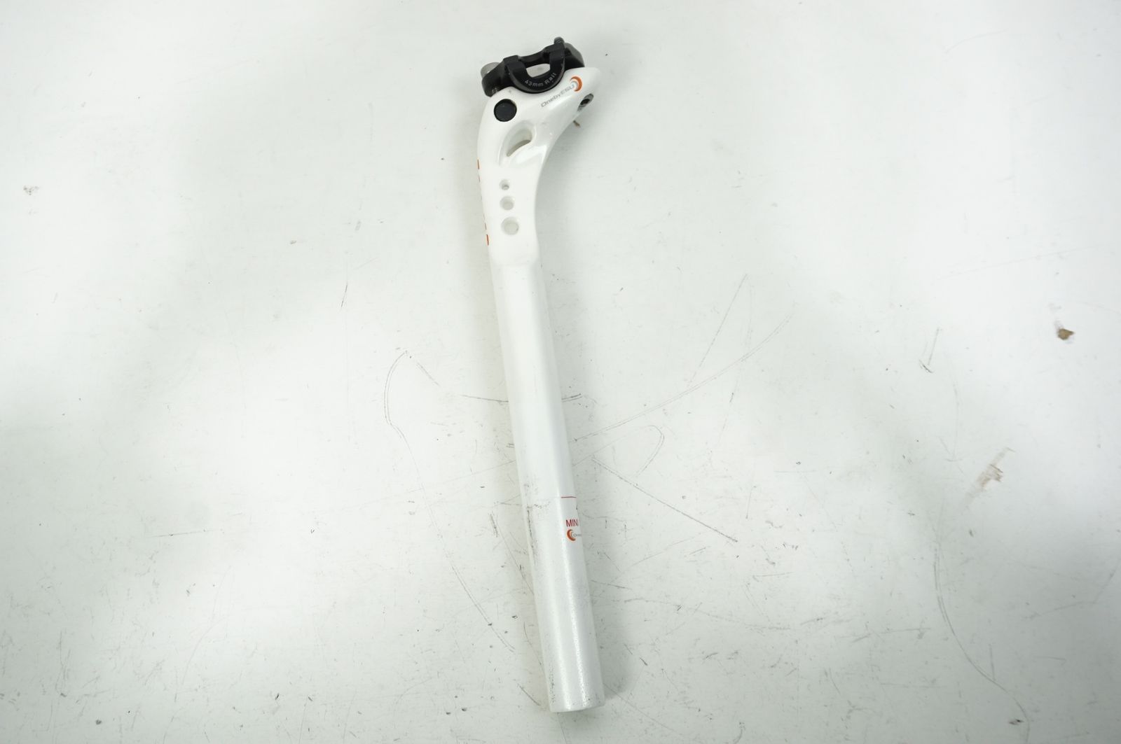 ONEBYESU 「ワンバイエス」 MAGATAMA φ27.2 330mm シートポスト / バイチャリ中目黒店