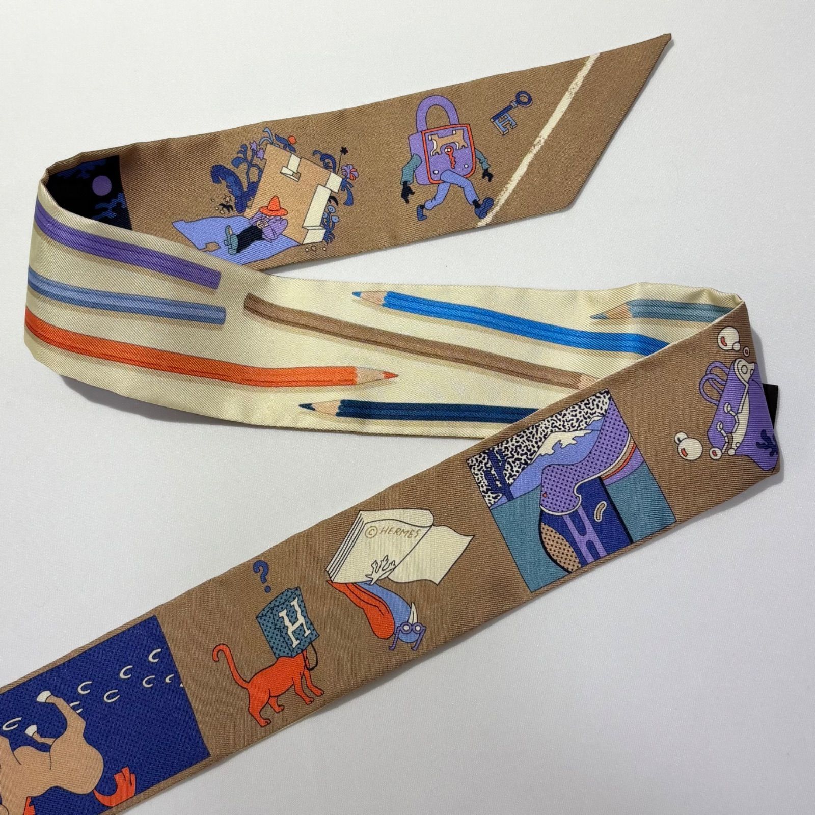 新品未使用 HERMES エルメス ツイリー さあ色鉛筆を出して！カレ・リブレ ツイリー さあ色鉛筆を出して！/カレ・リブレ ネイビー 紺