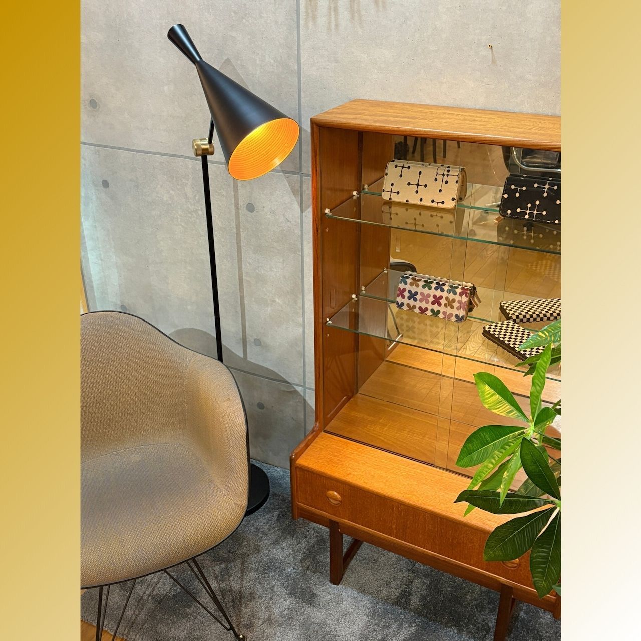 スリムキャビネット ヴィンテージ イギリス 木製 レトロ ミッドセンチュリー Vintage（ヴィンテージ） Low board：ミッドセンチュリーモダン