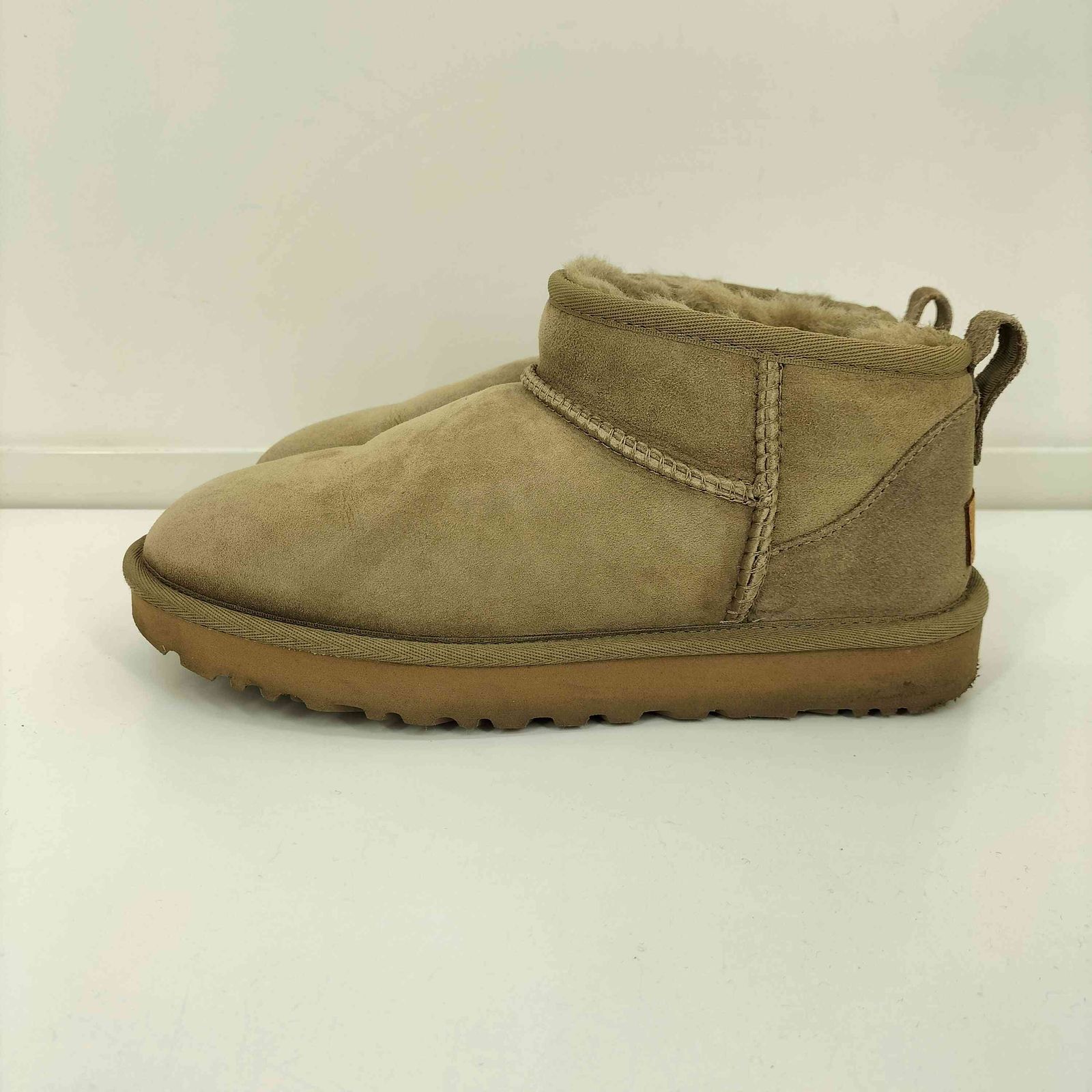【美品】UGG 24 クラシック ウルトラミニプラットフォーム ムートンブーツ 美品UGG クラシックミニ プラットフォーム24cm 【公式通販】