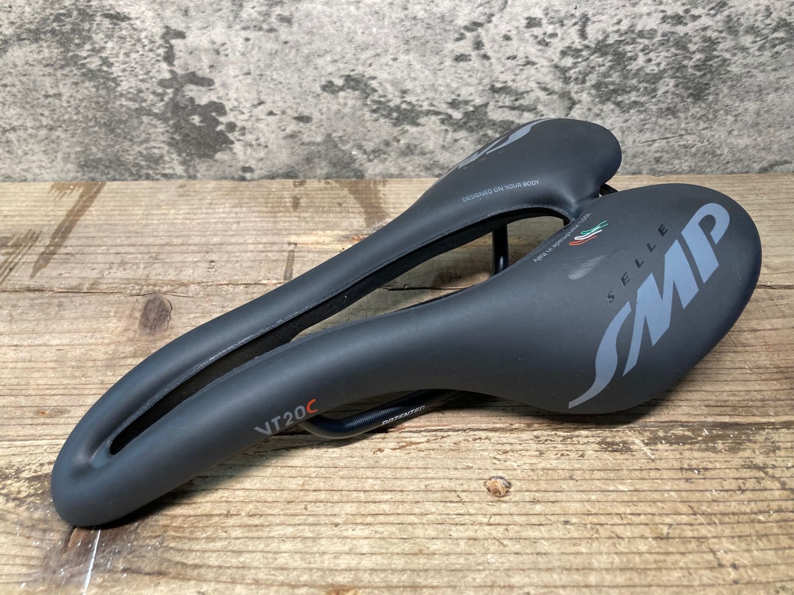 JM290 SELLE SMP VT20C サドル 黒 aisi 304 tubuレール 143mm