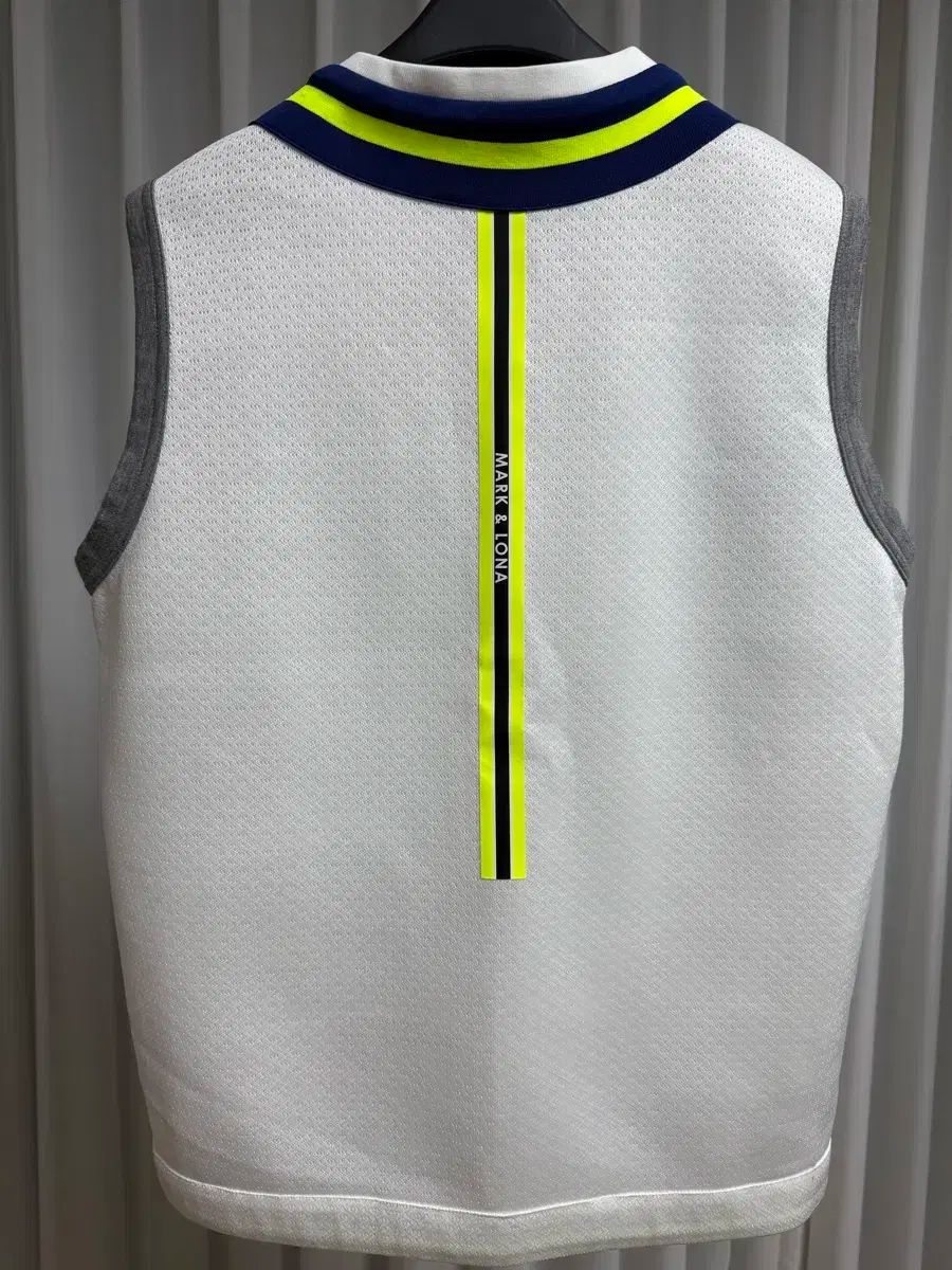 マークアンドロナ ニットベスト MARK & LONA（マークアンドロナ）の