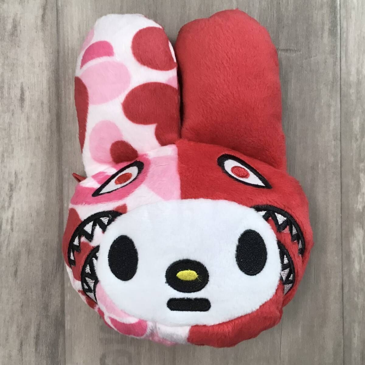 サンリオ × BAPE マイメロ Shark Plush Doll Pouch a bathing ape MILO マイロ エイプ ベイプ シャーク ポーチ SANRIO マイメロディ