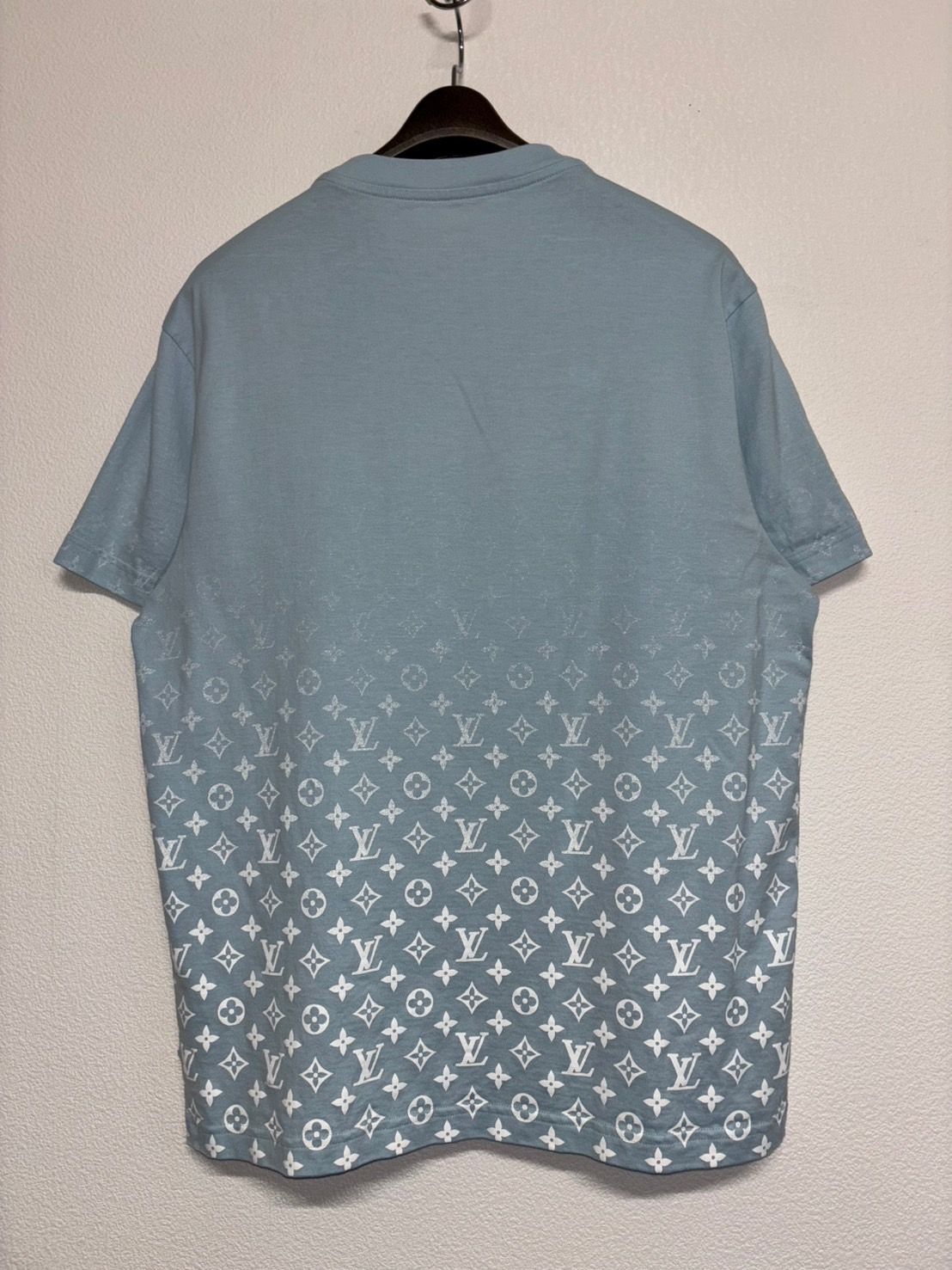 ルイヴィトン モノグラム グラディエント グラデーション ロゴ 半袖Ｔシャツ 青 Louis Vuitton LVSE Monogram Gradient T-Shirt Dark Ocean
