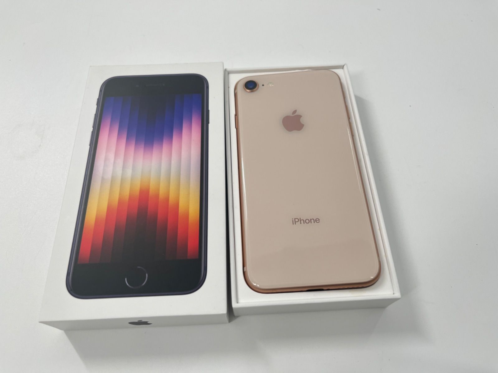 iPhone8 64GB ゴールドAppleSIMロック解除済み