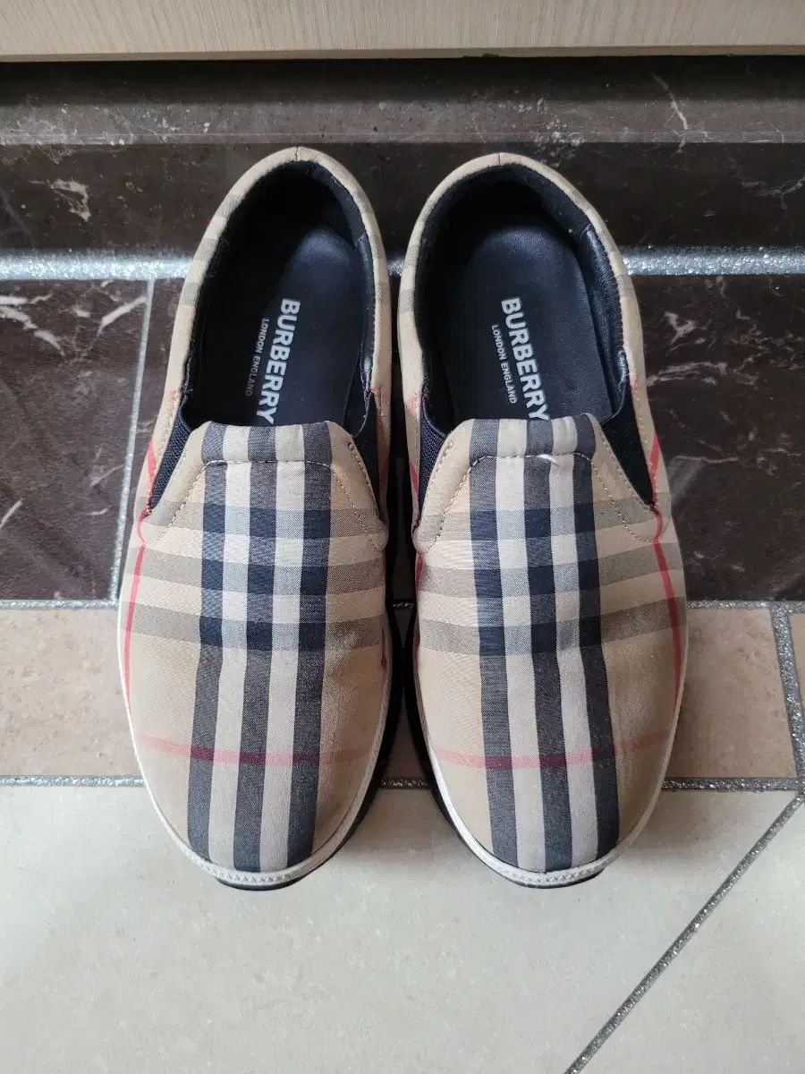 BURBERRY バーバリー キッズ スリップオン 32 205