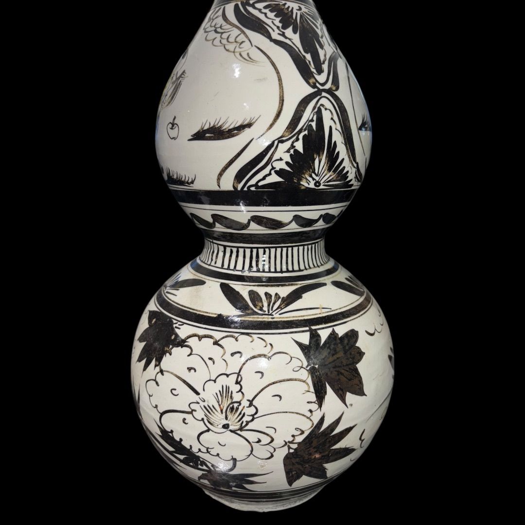 中国古美術 中国古陶磁器 古玩 磁州窯 白釉掛 鉄絵 草文様に唐子の図