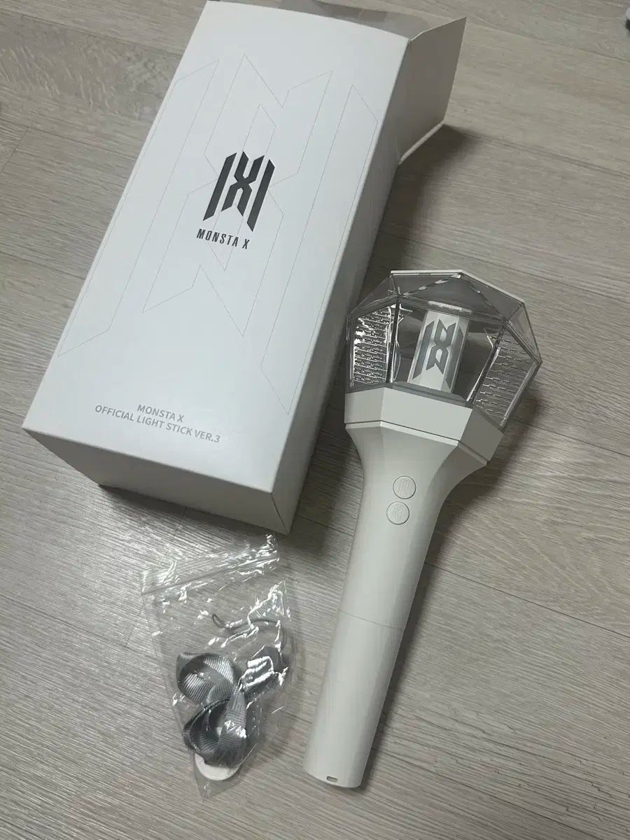 MONSTA X ペンライト モネク ペンライト 3 出品 - メルカリ