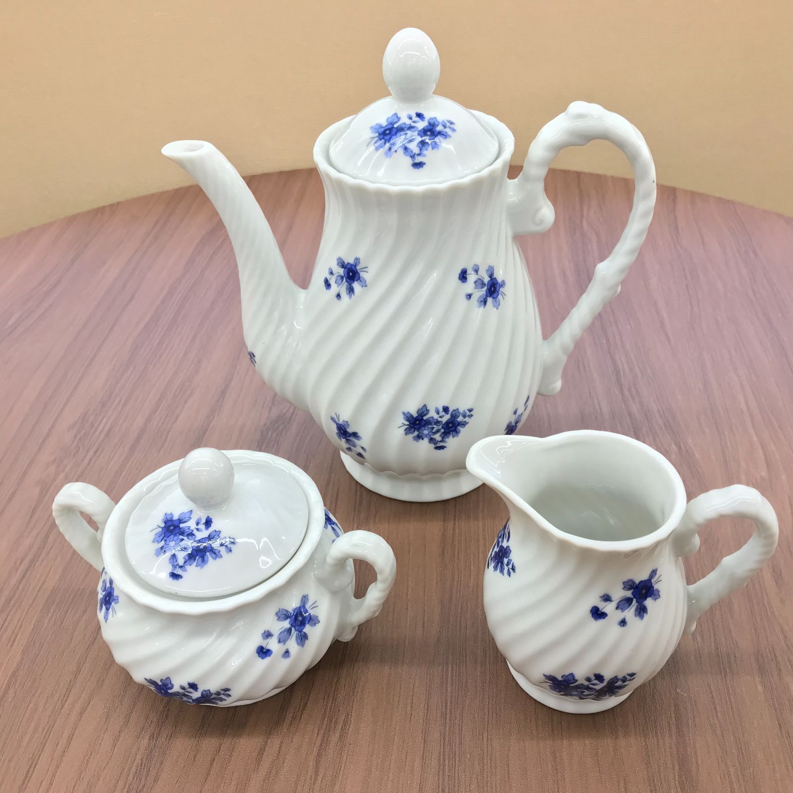 格安販売の 新品、未使用 ティーセット ティーポット・シュガーポット ...