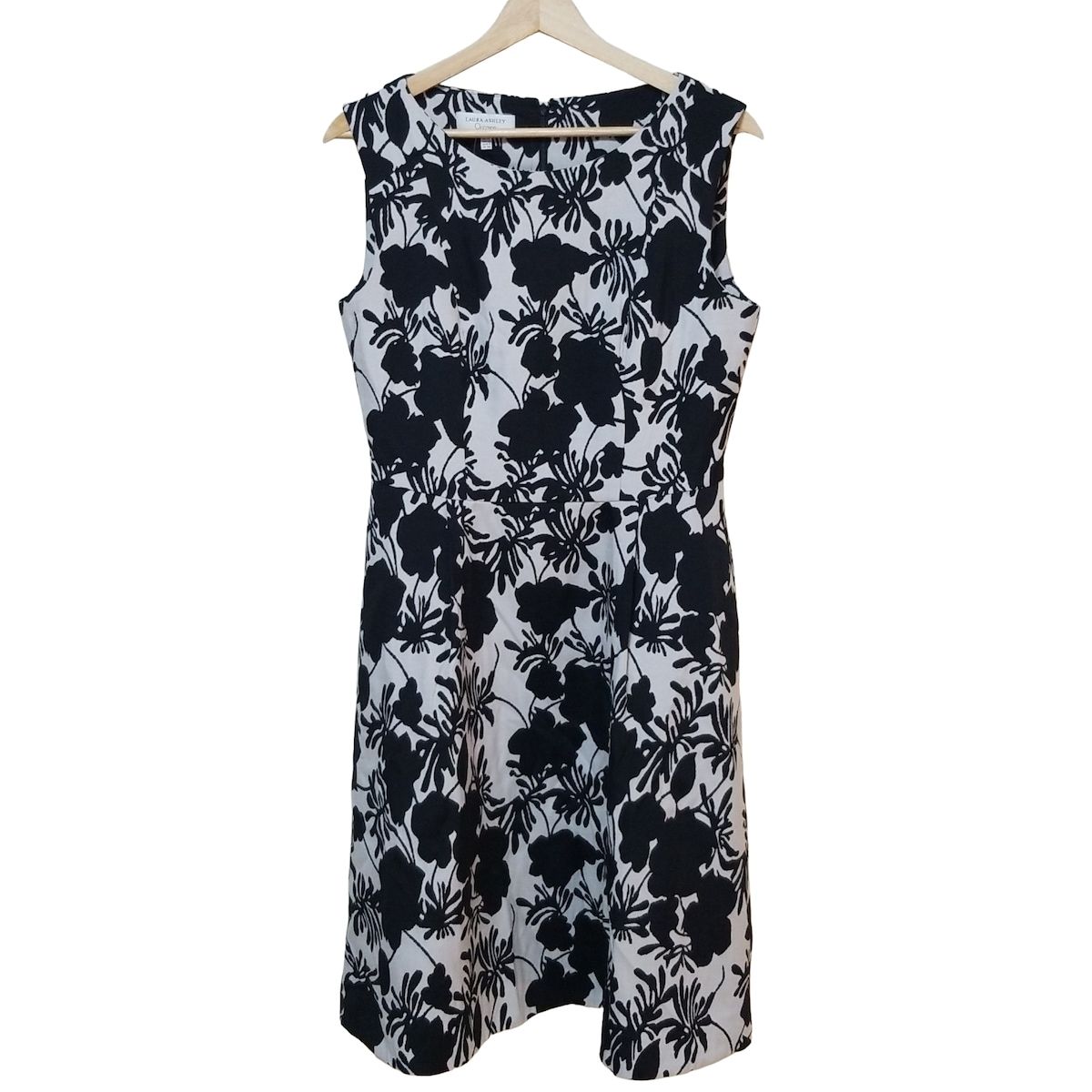 LAURAASHLEY ローラアシュレイ ワンピース サイズUSA8 M レディース - 白×黒 クルーネック ノースリーブ ロング Occasion