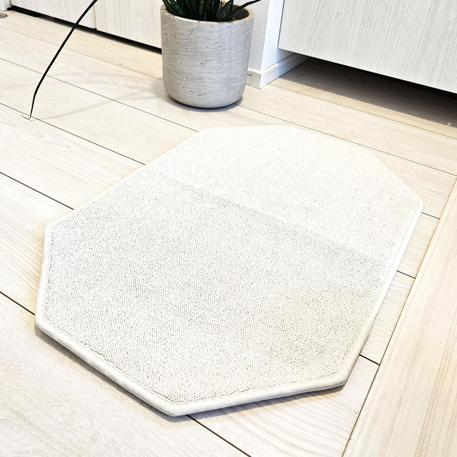 玄関マット おしゃれ 室内 バス 洗面所 床 洗える 脱衣所 八角形 白 ベージュ 小さめ 無地 風水 速乾 滑らない 引越し祝い 60x40cm (アイボリー 60×40 八角形)