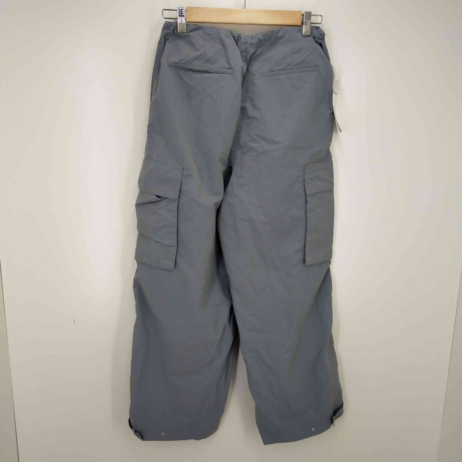 ザラ ZARA NYLON CARGO PANTS レディース JPN：S - メルカリ