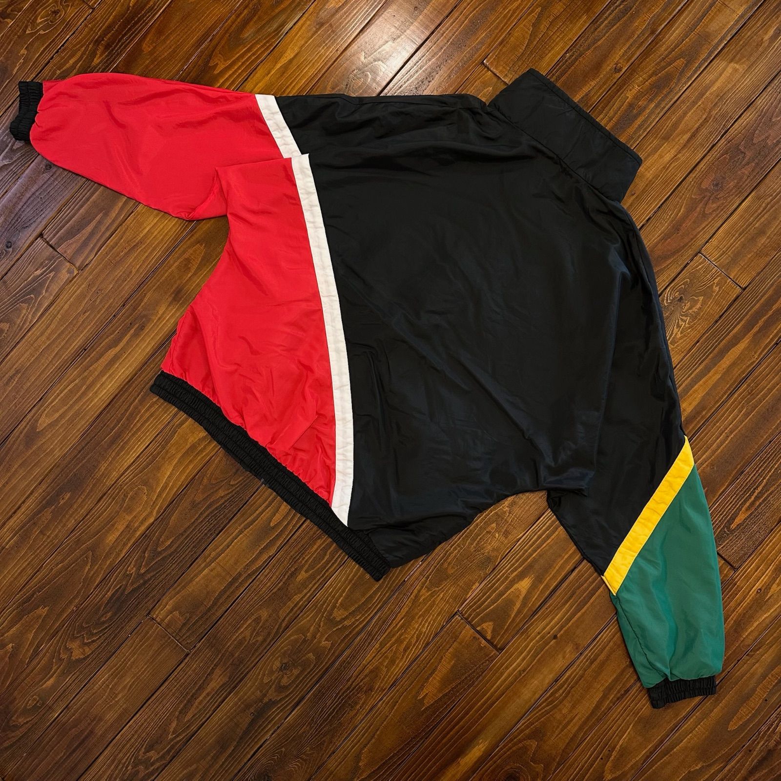 ナイロンジャケット