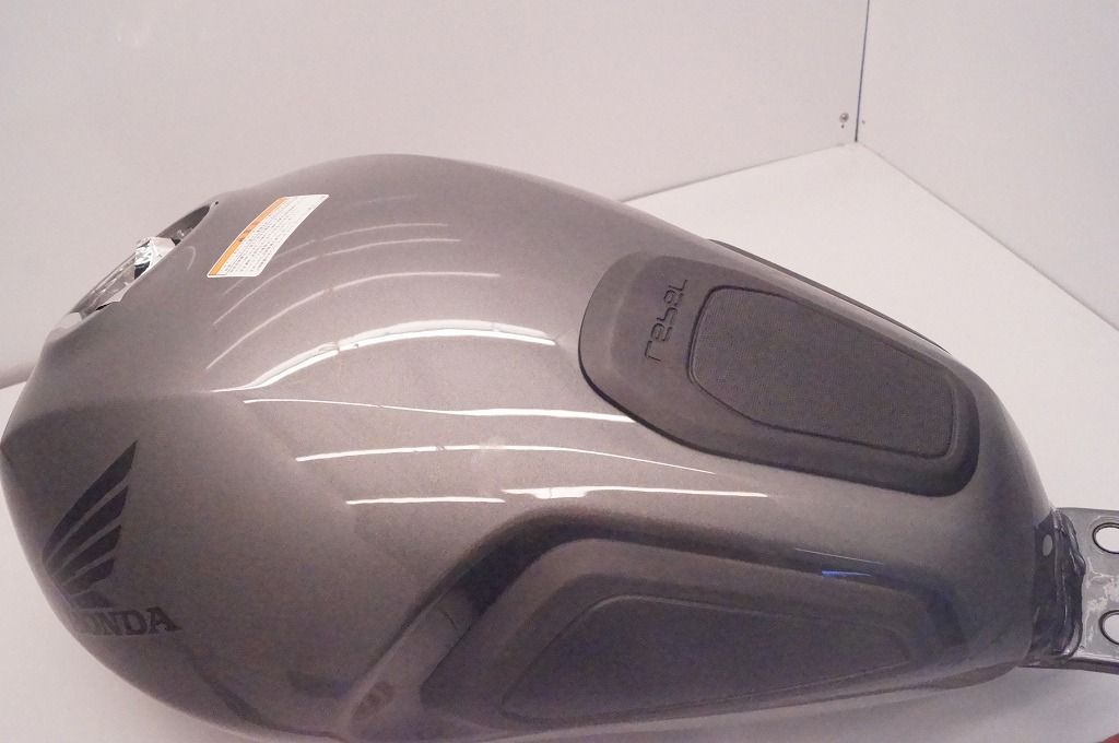 ホンダ レブル1100 CMX1100 2025 純正 タンク 17520-MLA-A20ZB 凹み小 外部錆び小 内部に錆無し BRIGHTFACE_UK
