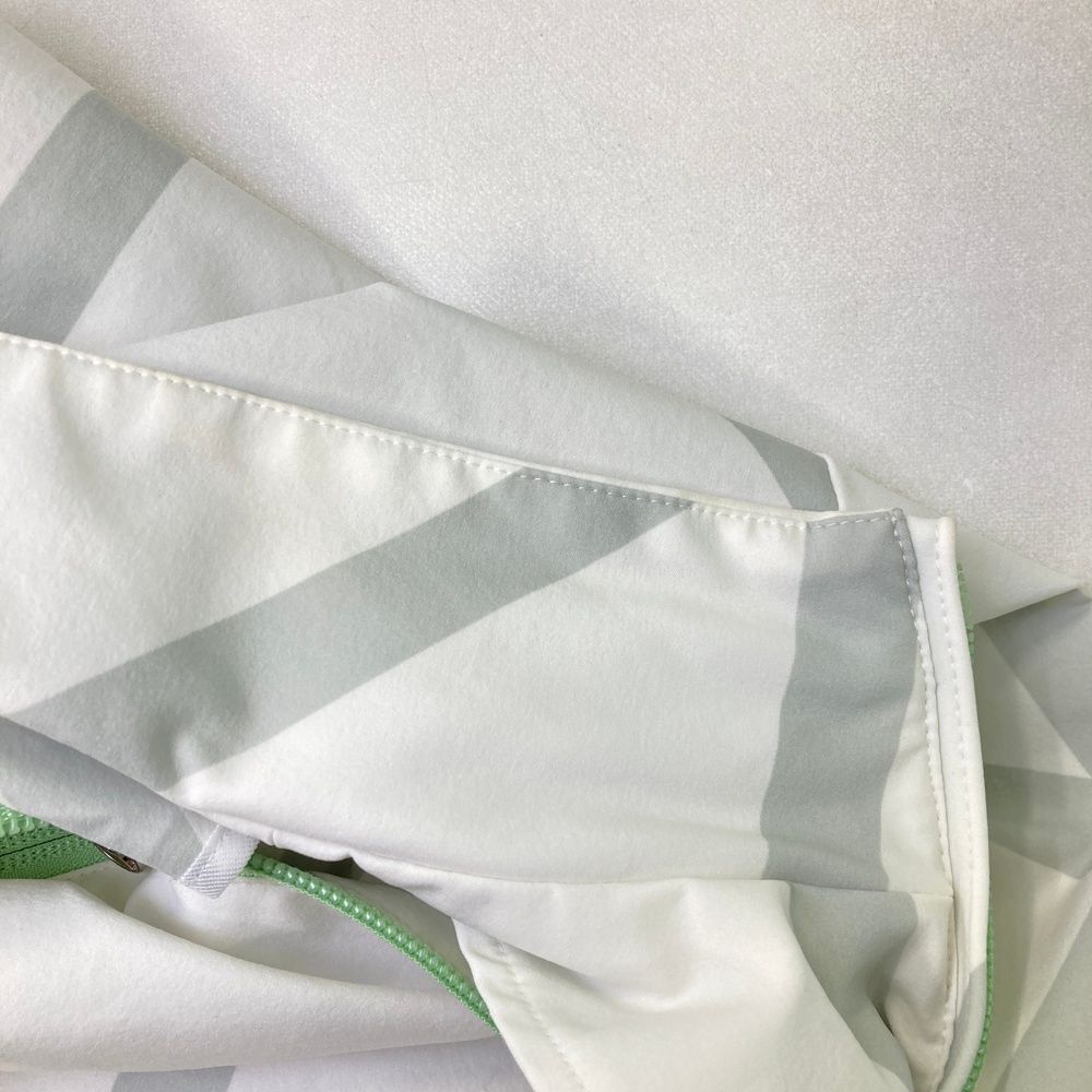 【デサントゴルフ】美品 ジップジャケット 総柄 ホワイト Sサイズ レディース サイズ：S DESCENTE GOLF デサントゴルフ 長袖ジャケット 総柄