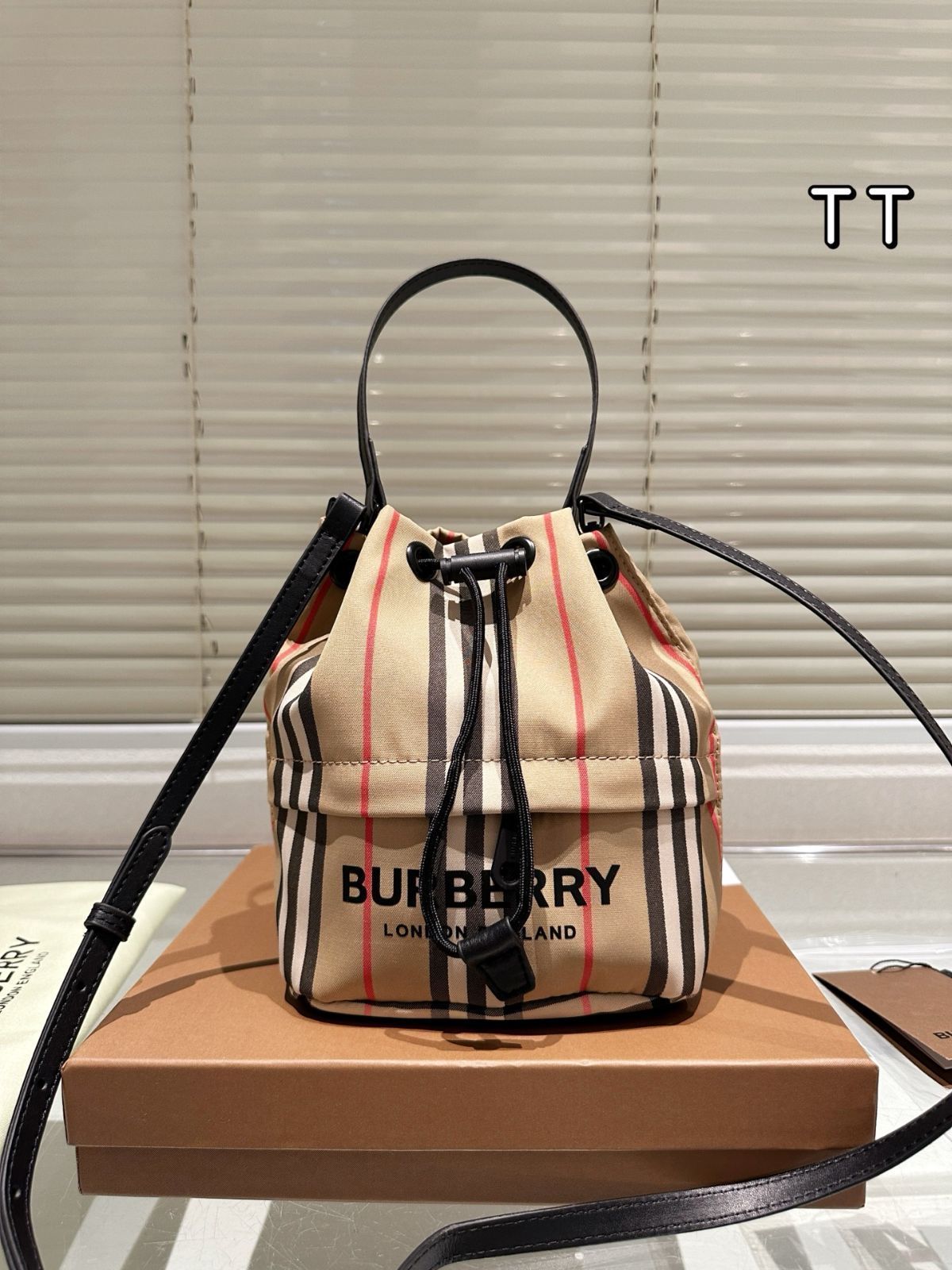 今日特価】Burberry Autumn Bucket Bag バーバリー 秋 バケツ