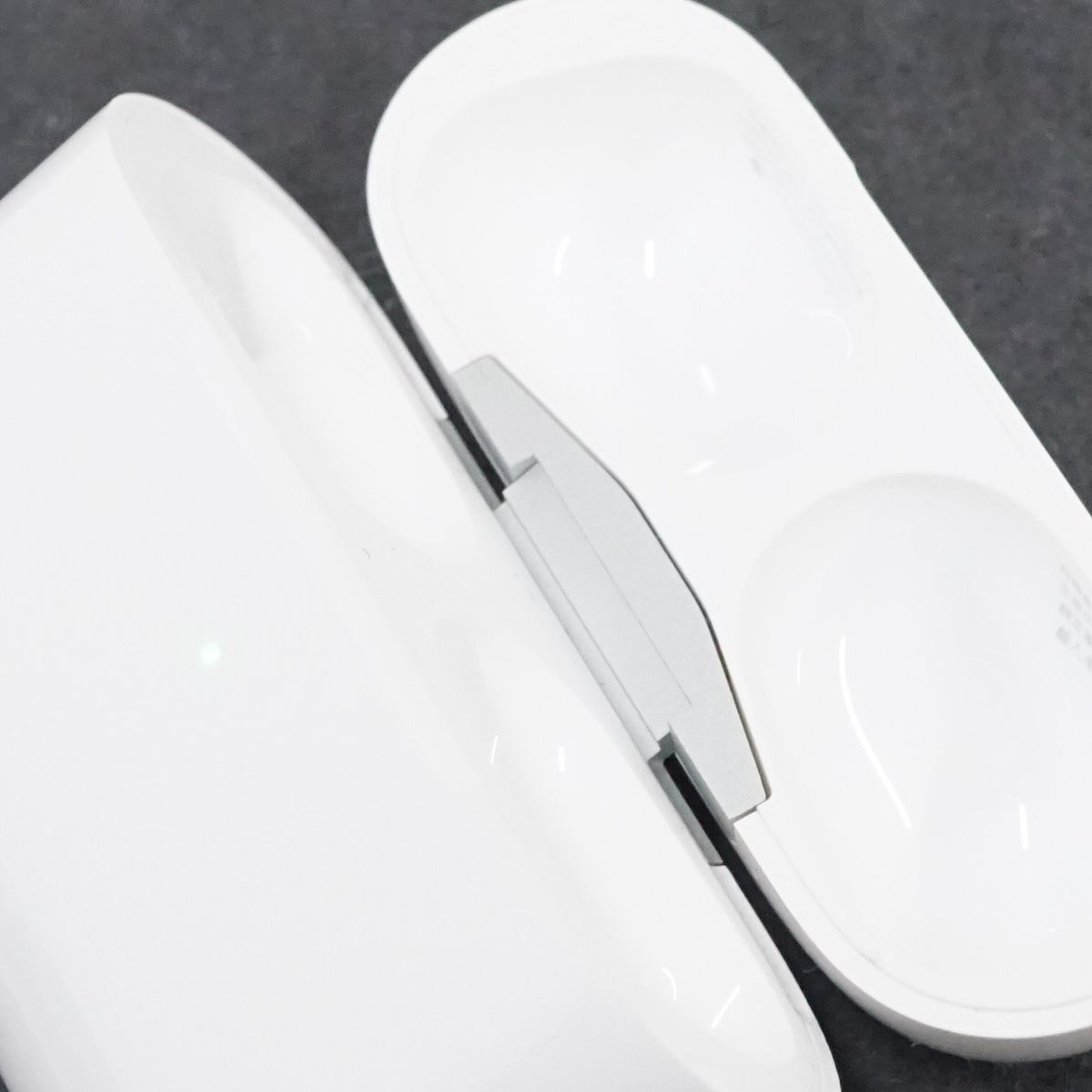 AirPods Pro 第一世代 充電ケースのみ 海外モデル USED美品 純正 完動