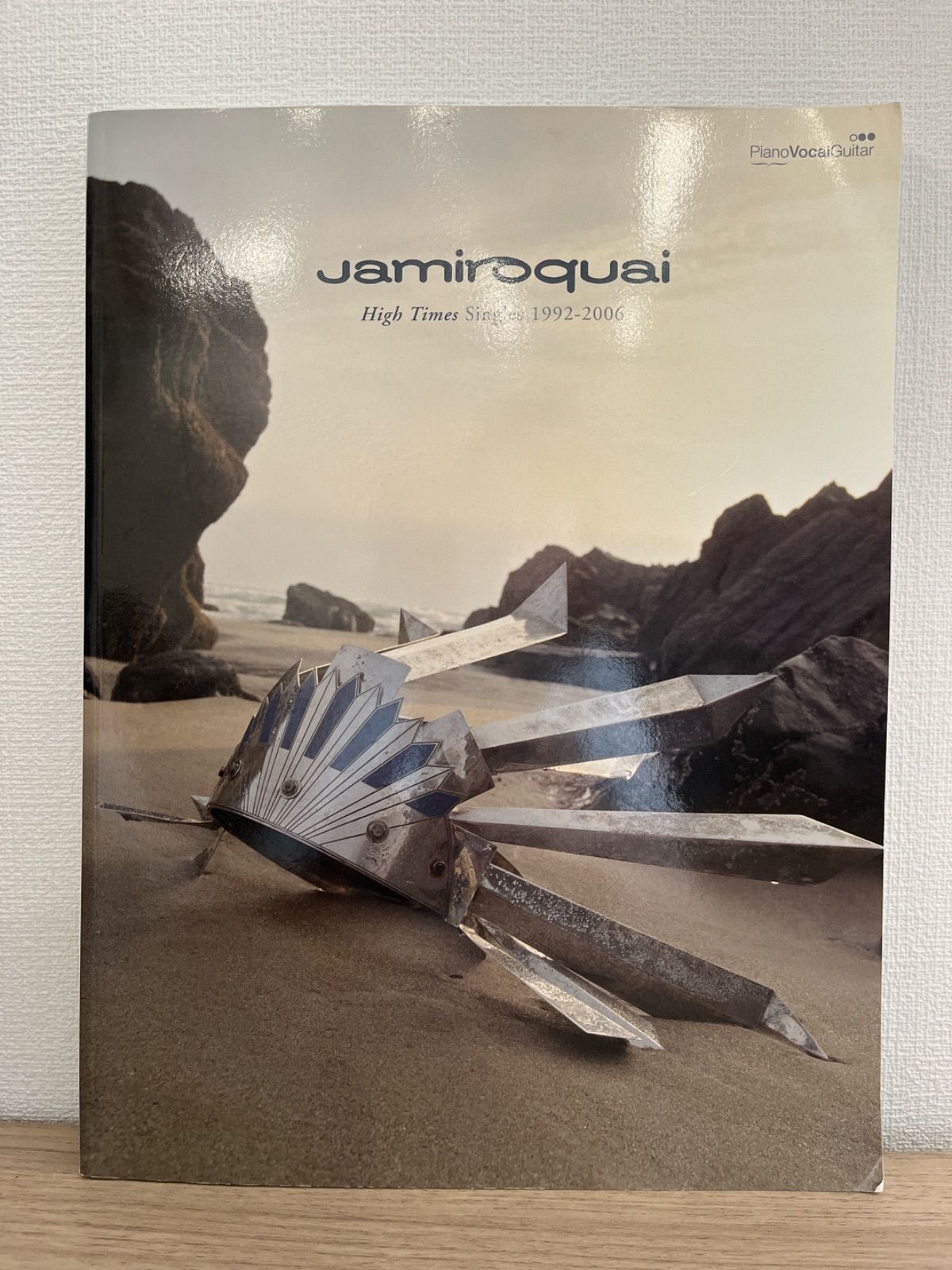 ジャミロクワイ・ベスト/イ-エムアイ音楽出版（楽譜） ジャミロクワイ ベスト バンド・スコア |本 | 通販 | Amazon